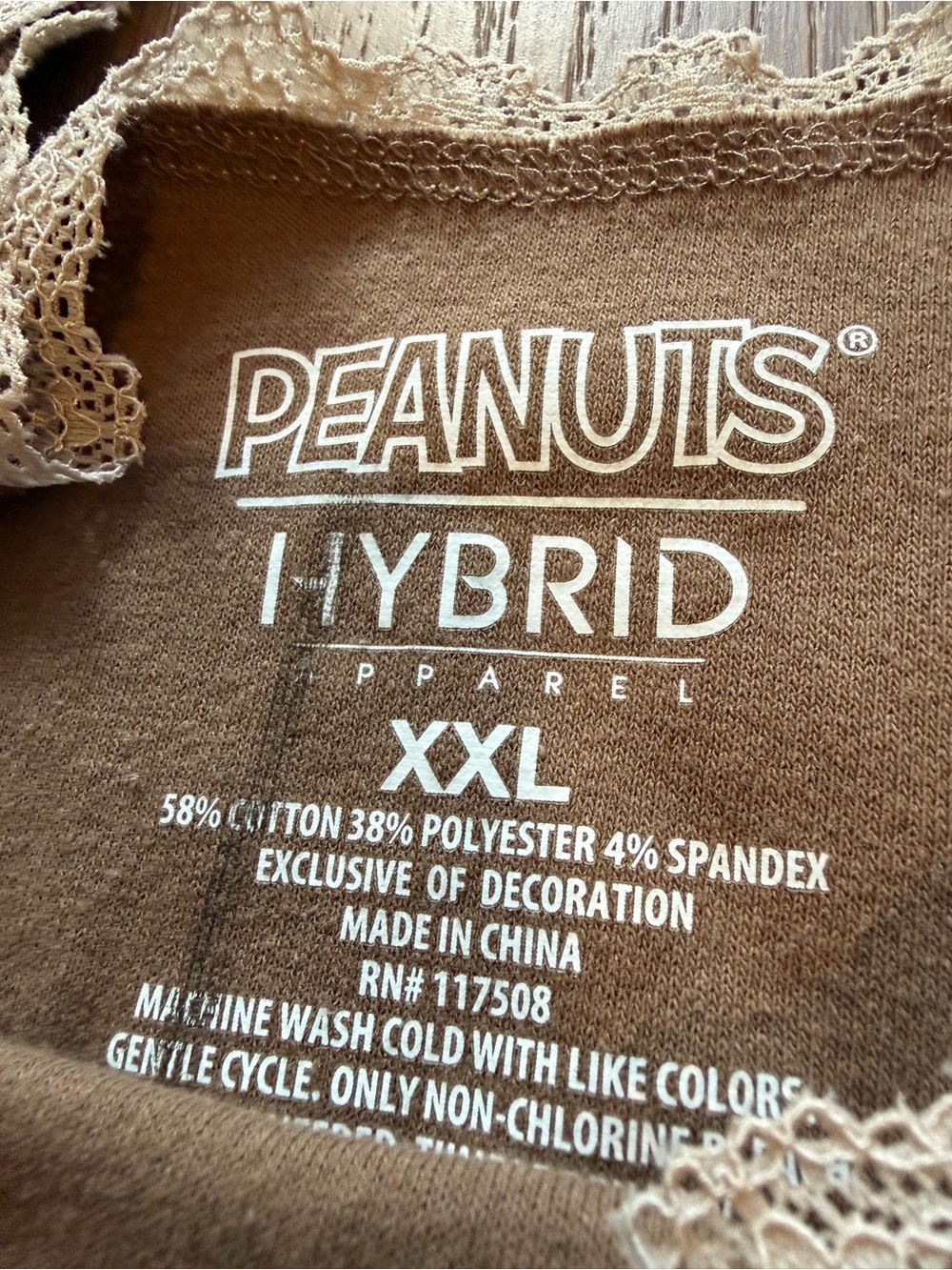 PEANUTS Snoopy Laced Tank top - Picture 6 of 7